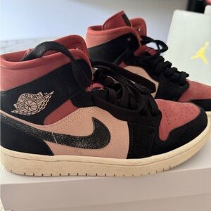 Women’s Air Jordan 1 Mid